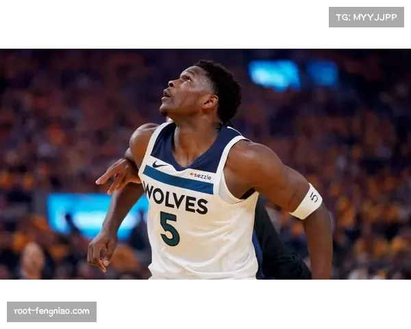 实时报道:勇士第三节“一波流”再现,单节命中9记三分打停对手 实时报道:勇士第三节“一波流”再现,单节命中9记三分打停对手